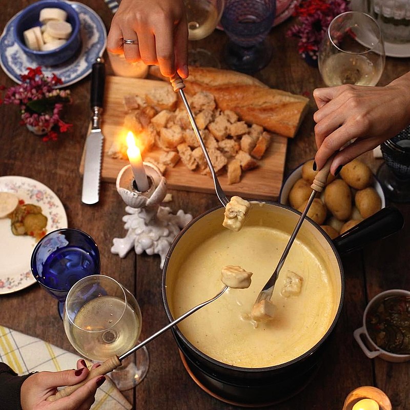 Fondue_dish.jpg