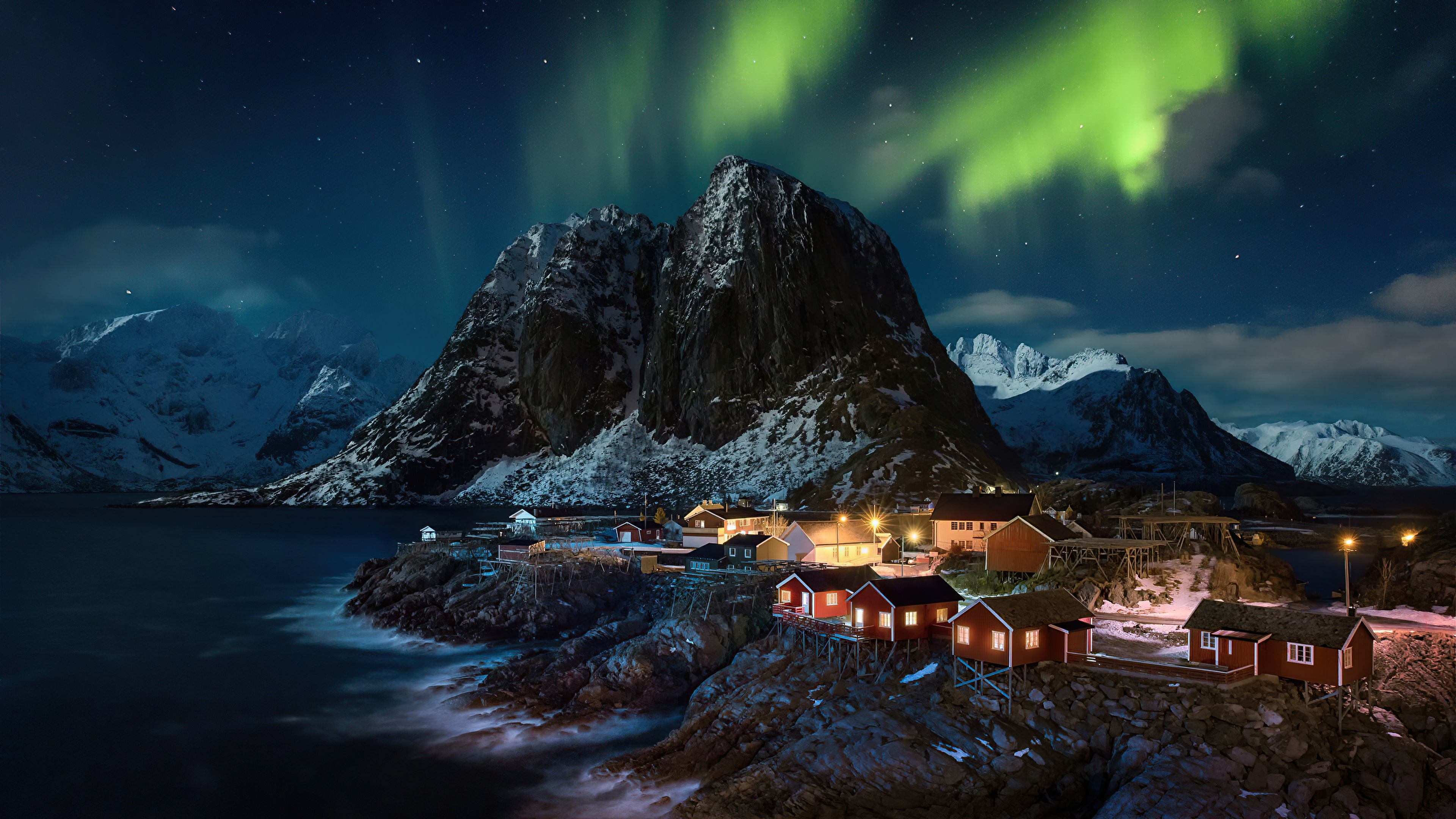 lofoten-norway-village-aurora-northern-lights-4k-pb.jpg