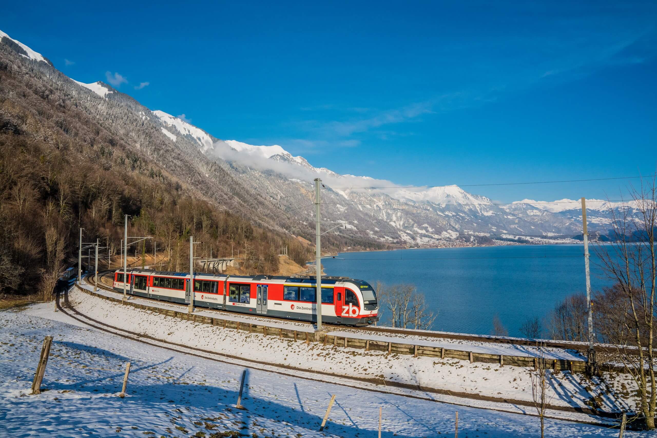 zentralbahn-luzern-interlaken-express-brienzersee-winter.jpg